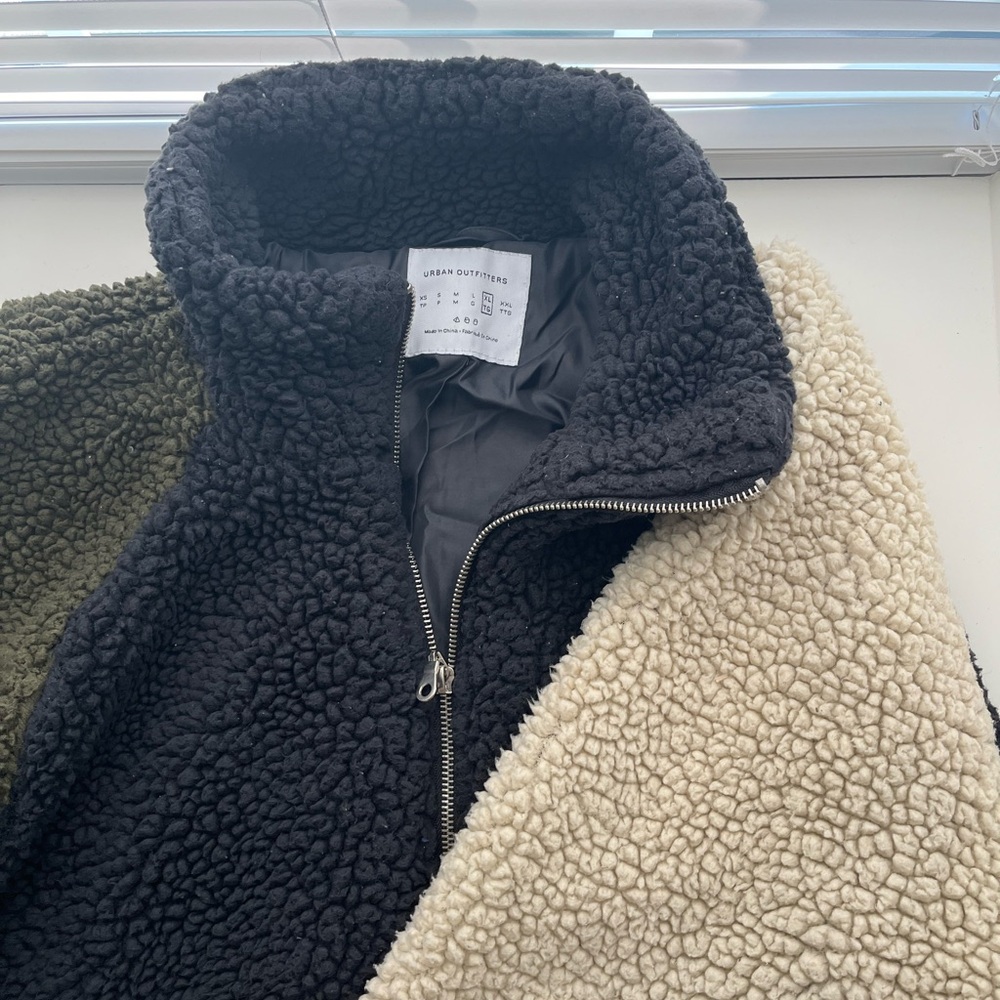 Urban Outfitters Black and Cream Sherpa Jacket - Picture 1 of 3